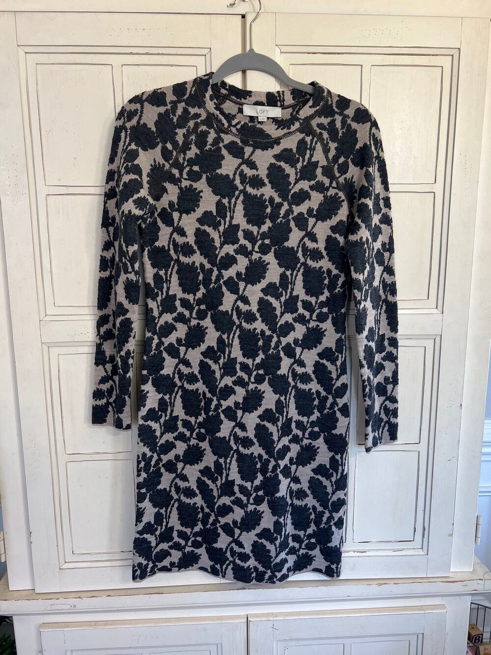 NWT Ann Taylor Loft size small knit dress beige and gray